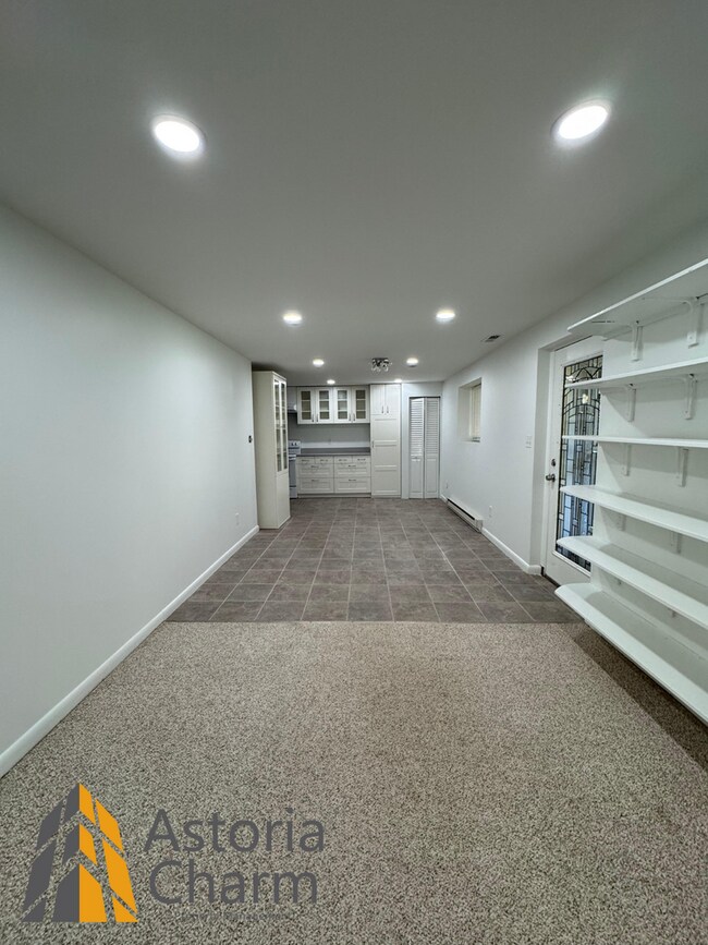 Building Photo - Spacious 5 Bedroom 3 Bath + Den Single Family Detached Home