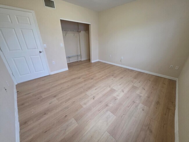 Building Photo - 1302 Belmont Ln