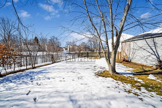 Building Photo - 47 Meadow Ct W