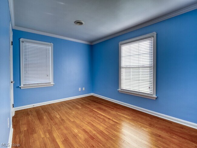 Building Photo - 352 Glen Park Dr