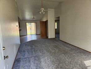 Building Photo - e501