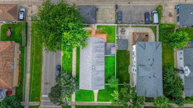 Building Photo - 1400 N 22nd Ave