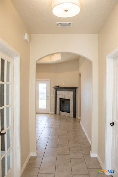 Building Photo - 2509 Meadow Lark Dr