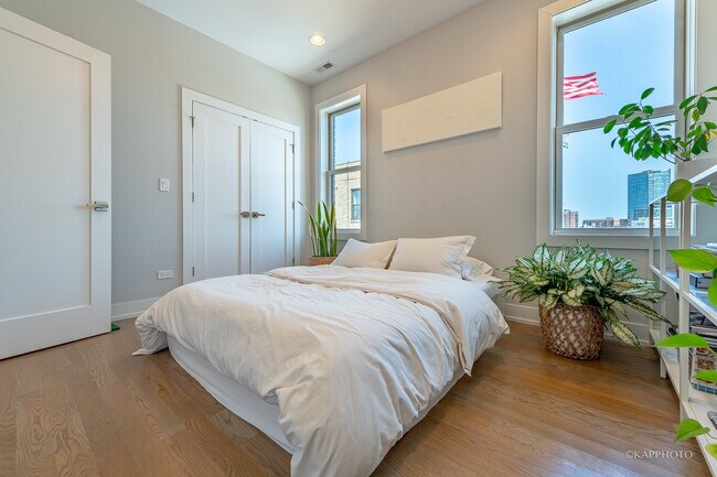 Building Photo - 457 N Aberdeen St