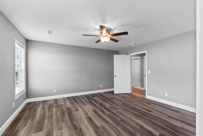 Building Photo - Newer House In Cape Girardeau