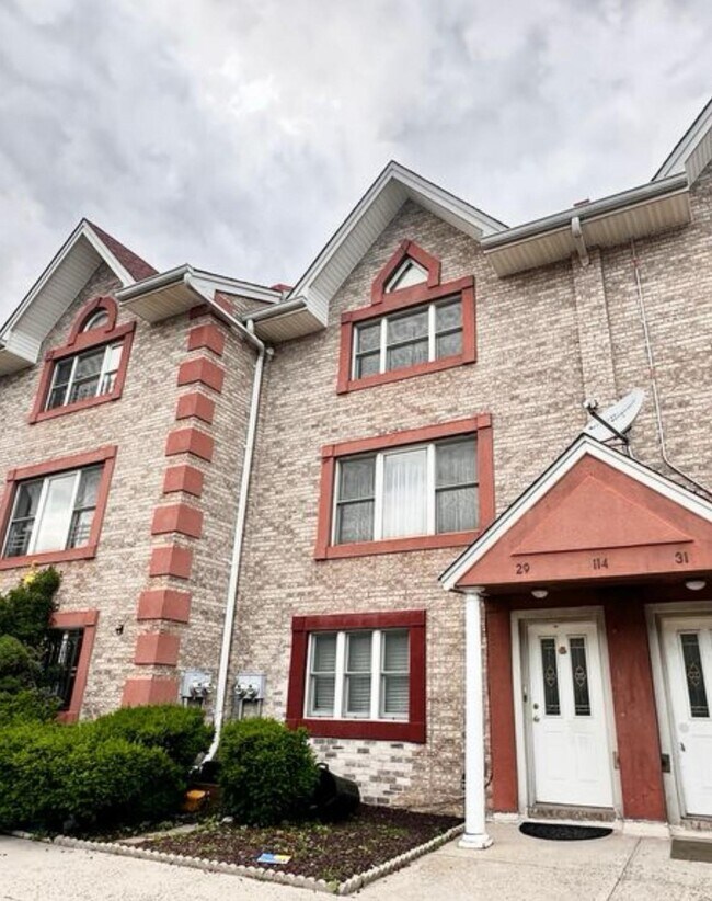 Primary Photo - 114-29 Dalian Ct