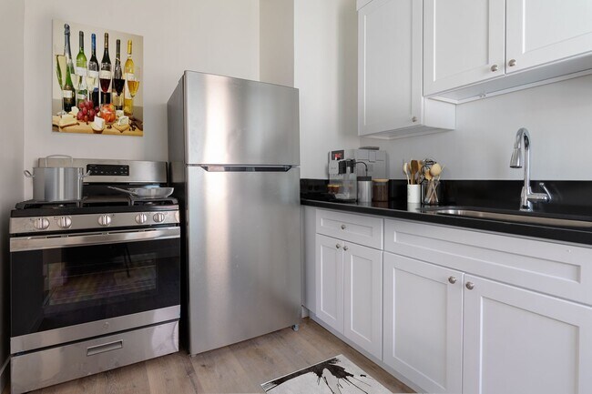 Interior Photo - Mariposa I