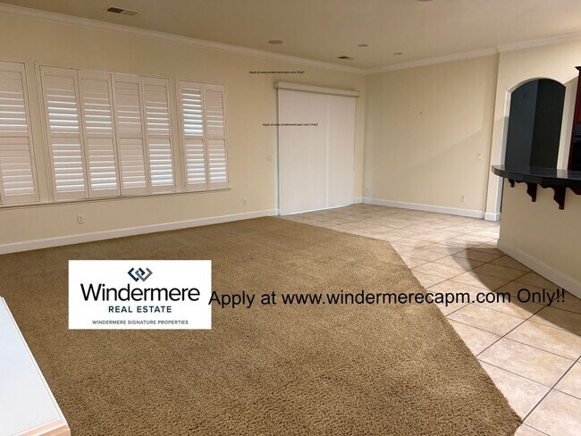 Building Photo - Welcome Home To This Well Maintained Immaculate Westlake Gated Community HOME!