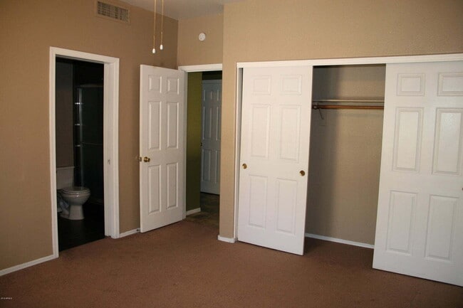 Building Photo - Two Bedroom in Tempe