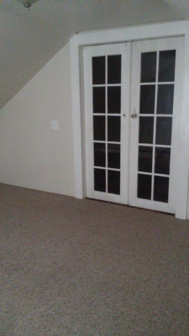 up stairs bedroom/ storage - 905 State Fair Blvd