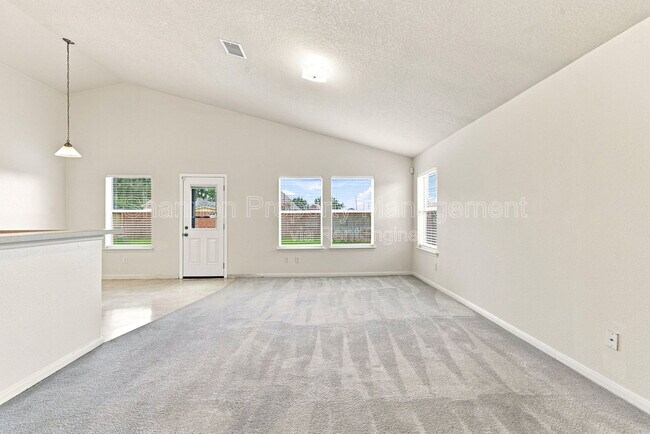 Building Photo - 2002 Roaring Springs Dr
