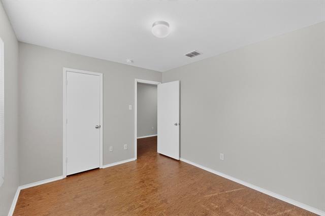 Building Photo - 407 Eisenhower Ln