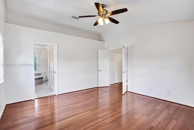 Building Photo - 21461 Sawmill Ct
