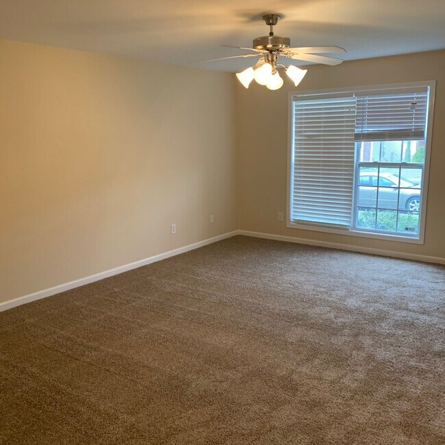 Building Photo - Coming Soon! Nice 3 bedroom house in convenient location
