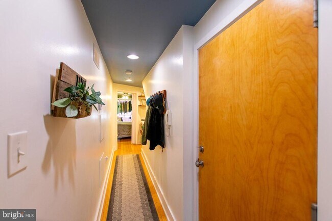 Building Photo - 1814 Christian St