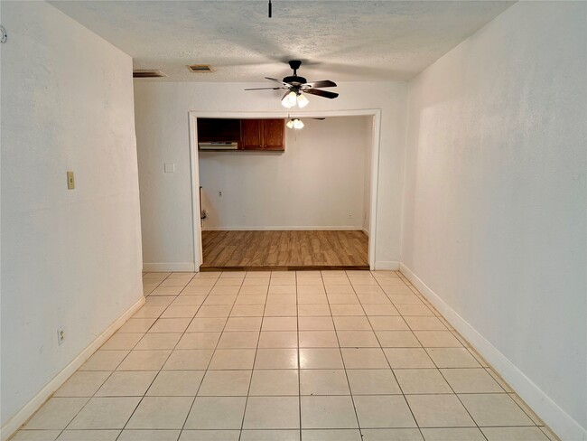 Building Photo - 10618 Leitrim Way