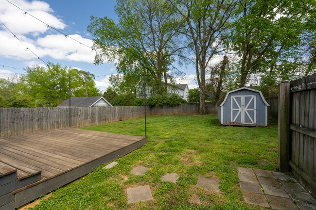 Building Photo - 2906 Glenmeade Dr