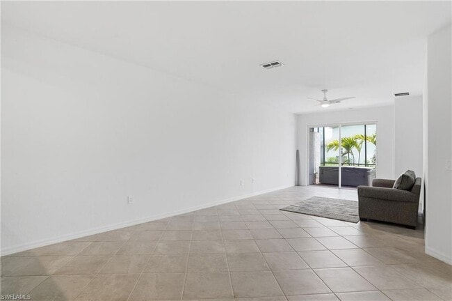 Building Photo - 2215 Dragonfruit Wy