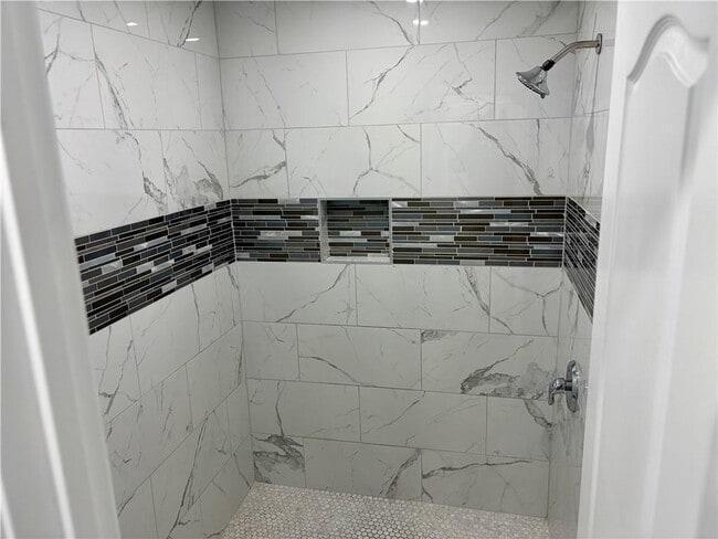 Building Photo - 6347 Ellenwood Dr