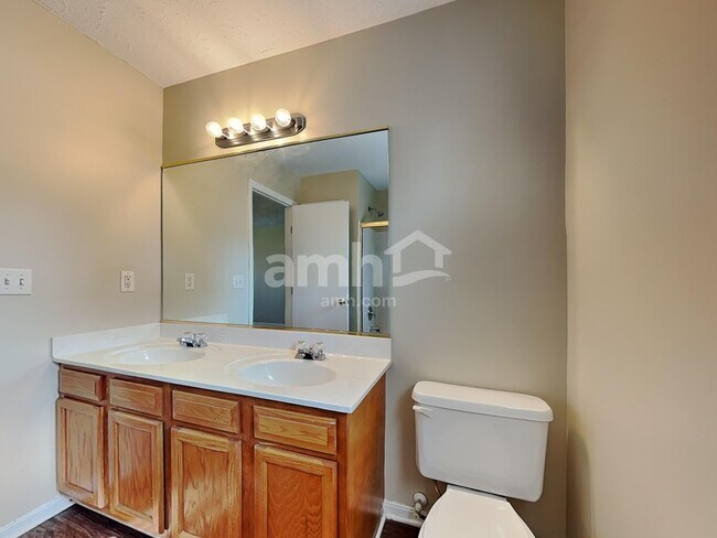 Building Photo - 420 Granny Smith Ln