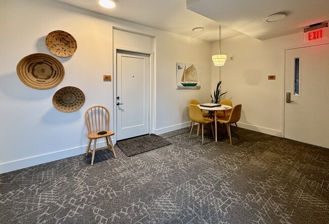 Building Photo - 610 Trent Dr