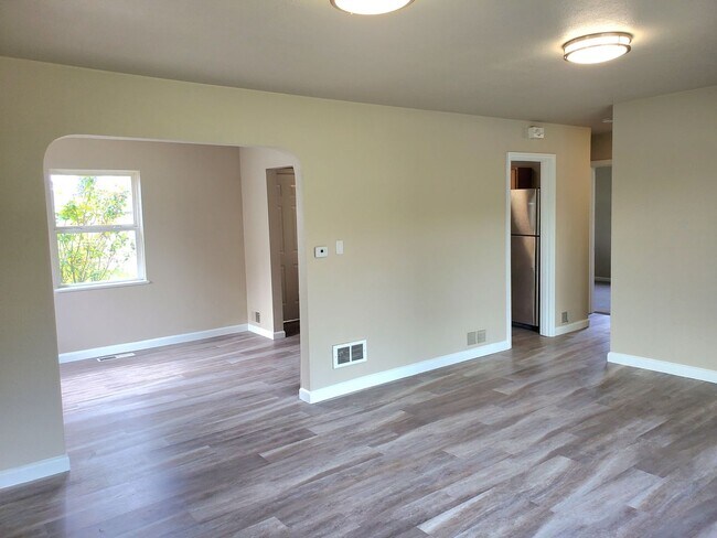 Building Photo - Classic Craftsman Home Available