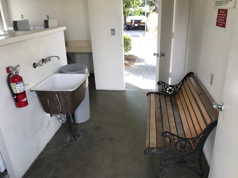 Building Photo - 2119 Via Puerta