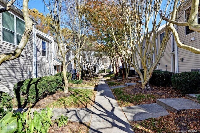 Building Photo - 4043 Midlands Rd