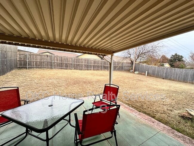 Building Photo - 17316 Valley Crst