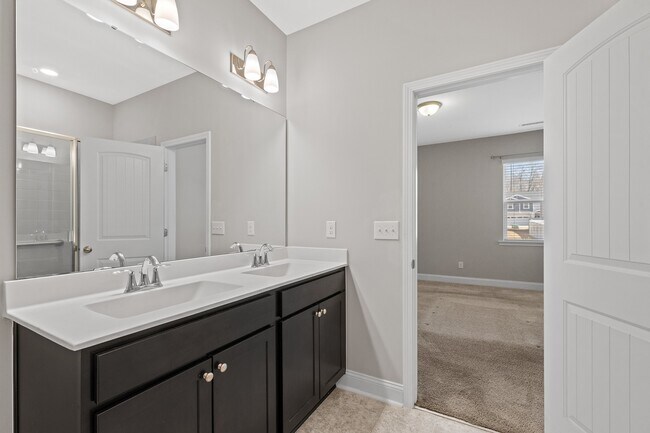 Building Photo - 138 Willow Grove Ln