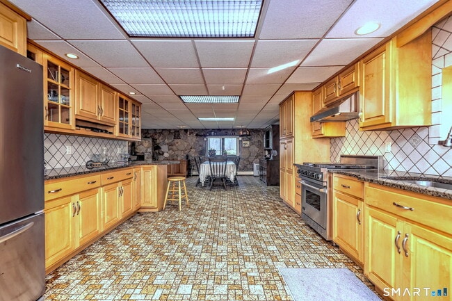 Building Photo - 4565 Madison Ave