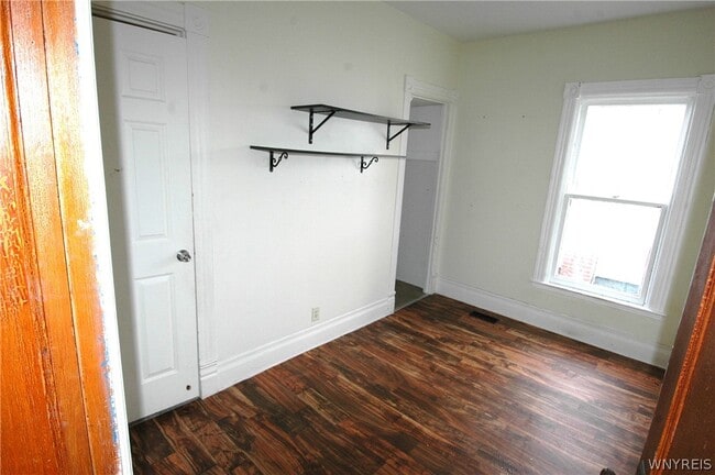 Building Photo - 145 Summit St