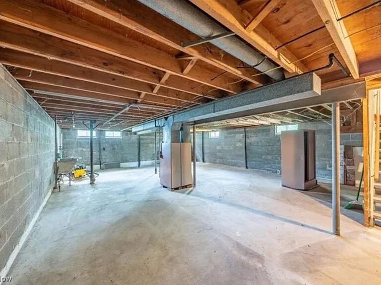 Building Photo - 558 Walnut St