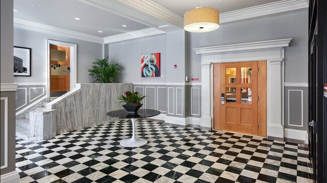 Building Photo - 70 W Alexandrine St