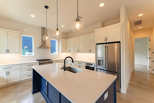 Building Photo - Modern Elegance in Austin: 4BR/3BA Sanctuary with Stylish Design and Inviting Ambiance!