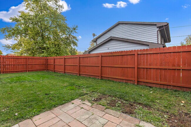 Privacy fenced backyard - 1402 Heather Dr