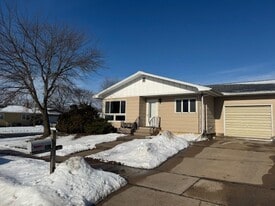 Building Photo - 1003 Monroe St