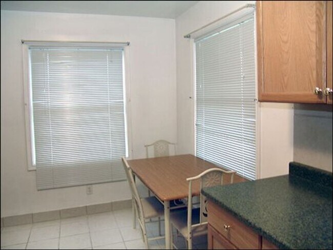 Building Photo - 1300 E Duplex