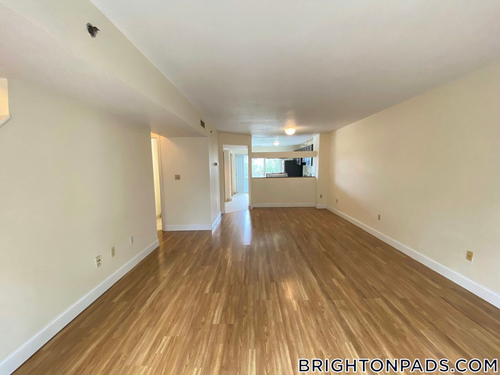 Building Photo - 140 N Beacon St