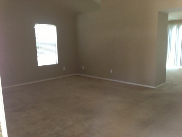 Building Photo - 730 Waterford Way