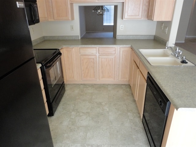 Building Photo - 10235 W Missouri Ave