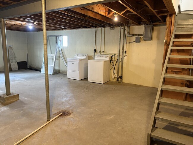 Building Photo - 125 Greenbriar Rd