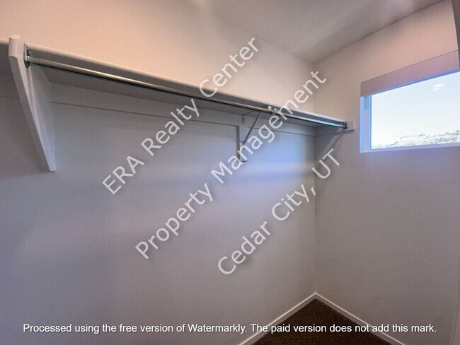 Building Photo - Move-in Discount!!! 3 Bedroom 2 bath with Garage- Townhouse