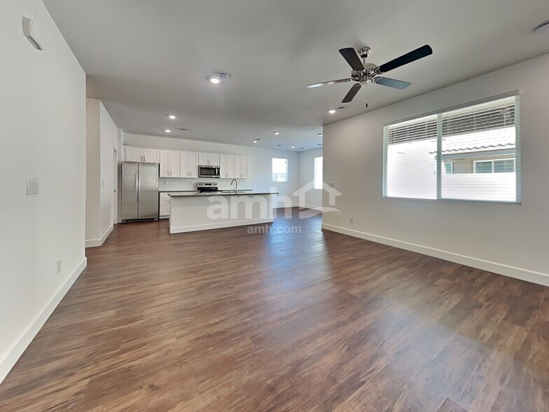 Building Photo - 2726 Fierce Star Ave