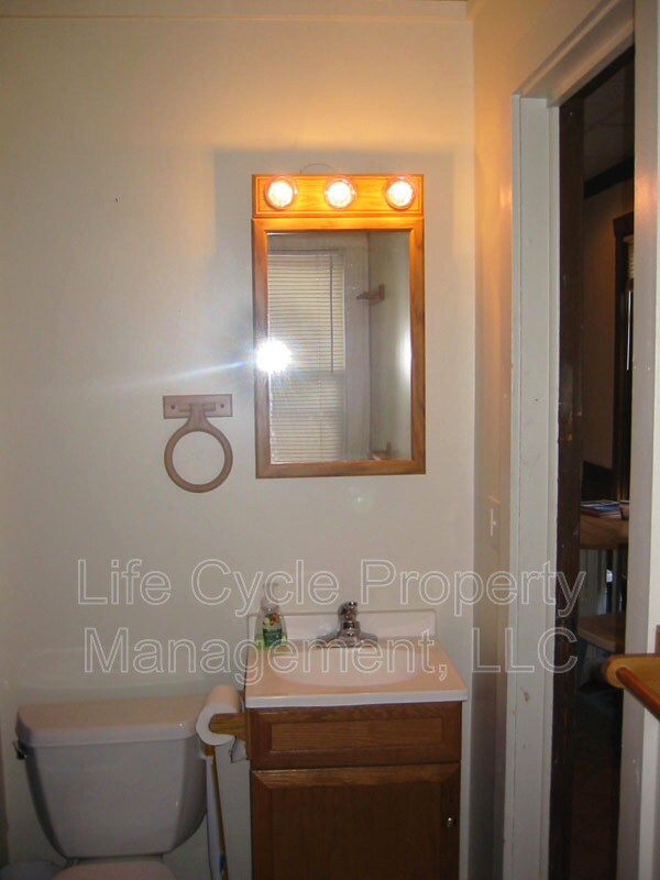 Building Photo - 18 Indiana Ave SW