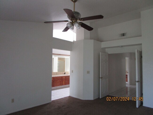 Building Photo - Southwest Bakersfield House with Pool