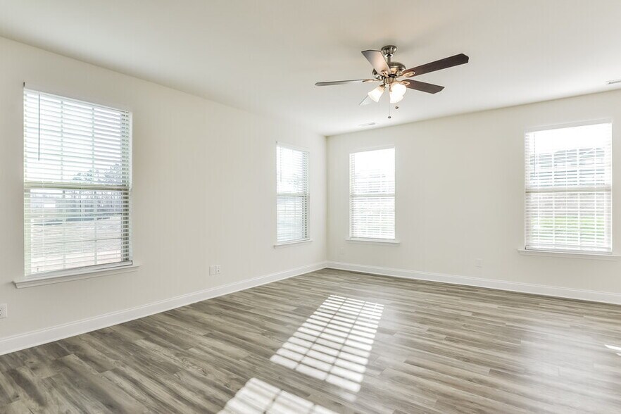 Building Photo - 26 Cordova St