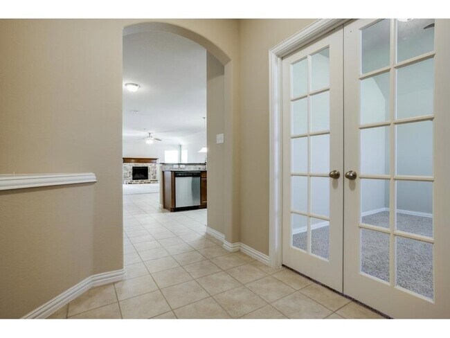 Building Photo - 1120 Villa Paloma Blvd