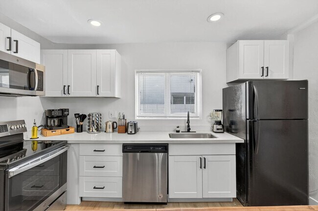 Building Photo - 1311 N 14th St