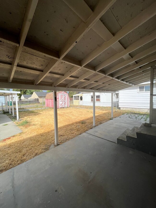 Building Photo - Newly Updated Shadle Home with Central AC!!!